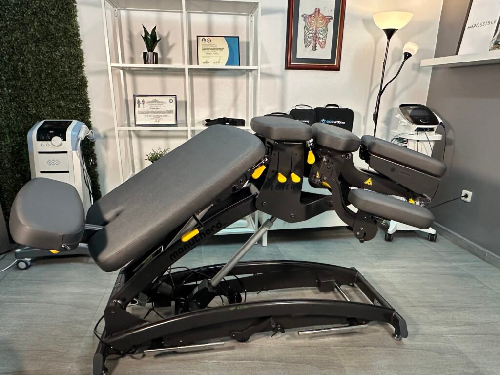 Край на болките в гърба с иновативната Manuthera 242 1 IMG 9493 2 - TOPAL Center - Physiotherapy and Chiropractic